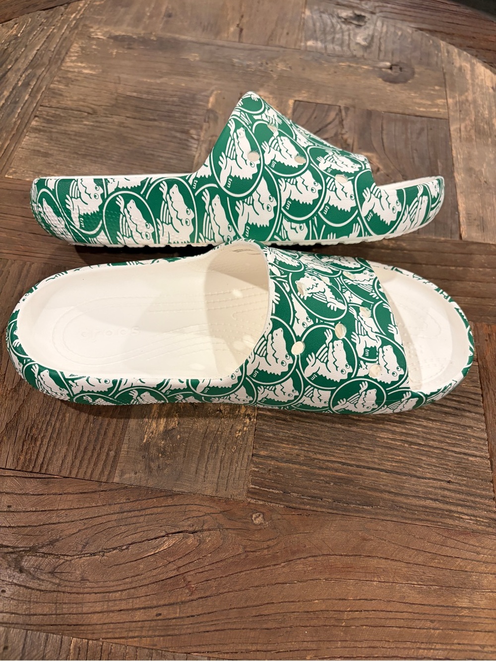 Crocs Classic Duke Print Slide 2.0 Green Ivy Men's 9 Women's 11 Sandal